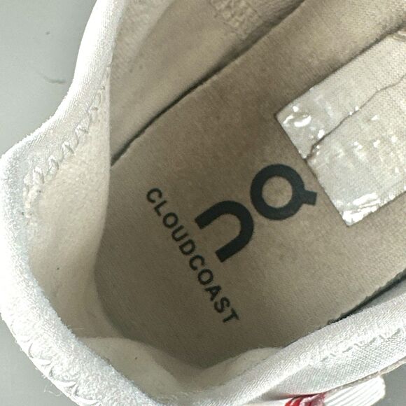 On Cloud 5 Coast Lifestyle Shoes Women's Size 9 Beige White Sneakers Lightweight - Picture 16 of 16